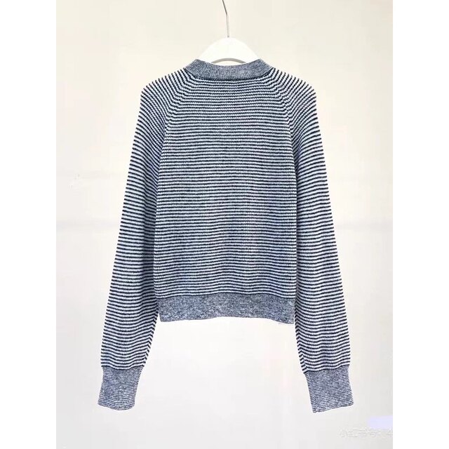 Sweater, fashionable new round neck pullover, classic striped simple casual style, versatile skin-friendly sweater 0.36