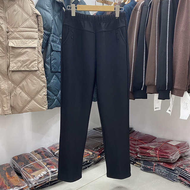 Middle-aged and elderly women's winter velvet old lady casual pants for 50-year-old mothers with elastic waist straight black large size 60-year-old grandma