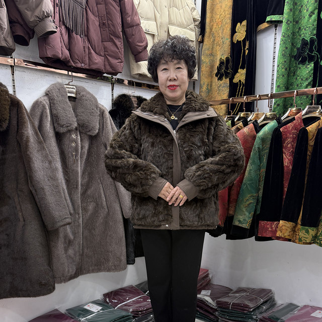 Mom's new winter lapel mink velvet jacket women's short style 40-50 years old with thick fur
