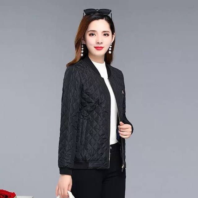 
Mom's new style autumn and winter clothing, middle-aged and elderly women's clothing, light cotton coat, short jacket, casual and versatile cotton coat
