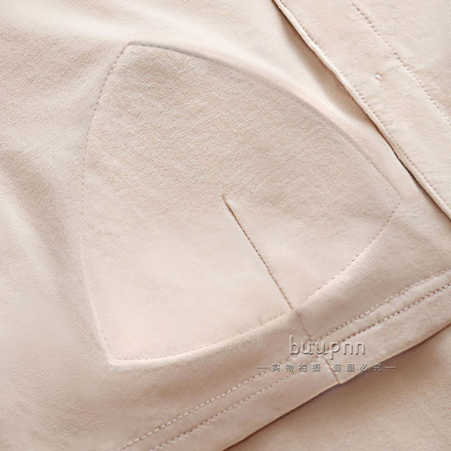 Middle-aged and elderly mothers with chest pad vests before breast radiation therapy open button wide shoulder strap sleeveless cardigan top