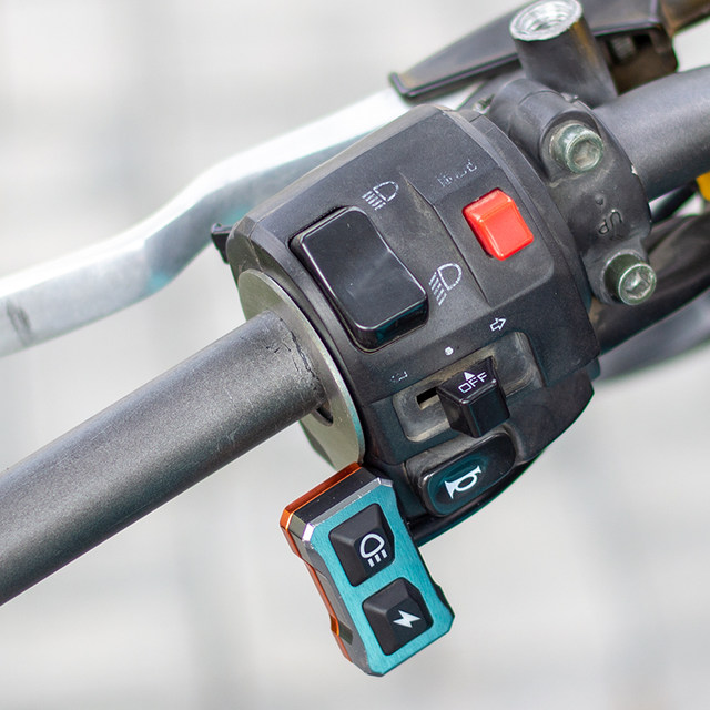 Electric motorcycle pedal modified spotlight horn double flash button handheld switch stainless steel bracket accessories universal