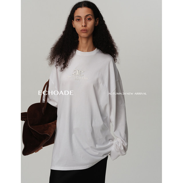 ECHOADE's classic continuation of the exquisite round neck, Oversized dropped shoulders, large profile embroidered long-sleeved T-shirt