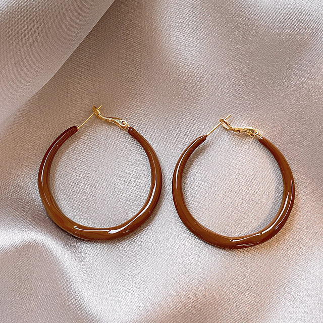 Retro Hong Kong style brown large earrings earrings for women with high-end earrings 2025 new hot plain earrings