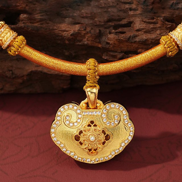 The same style as the gold shop sand gold baby lock collar red rope Fu character long life safety lock necklace children's full month anniversary gift