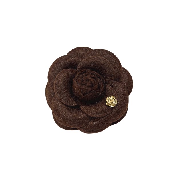 Retro golden style coffee-colored camellia brooch, versatile Maillard corsage, spring and summer white skirt outfit pin