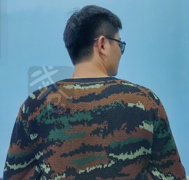 Men's tiger spotted camouflage sweater round neck long sleeve spring and autumn warm sweater winter trendy individual military fans men's clothing
