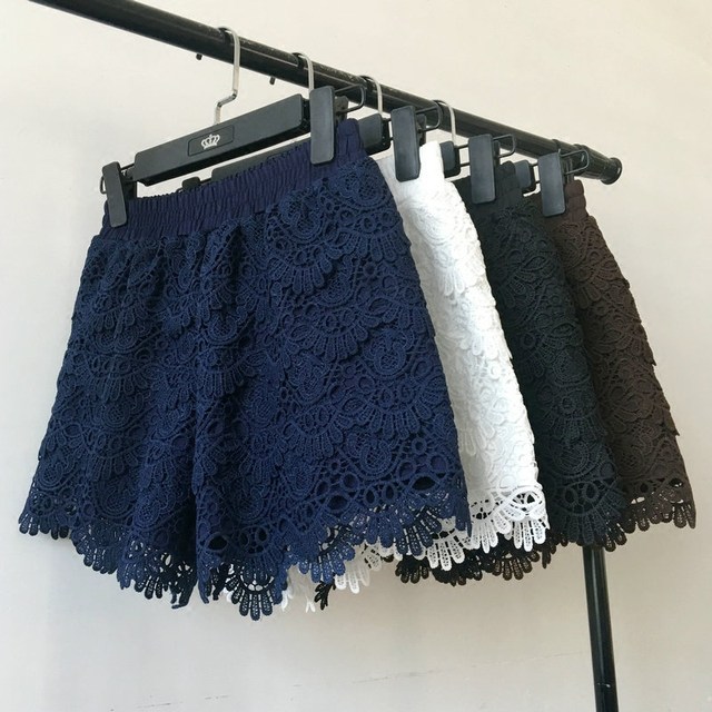 Multicolor lace shorts for women 2023 spring and summer new lace splicing leggings anti-exposure white safety pants hot pants