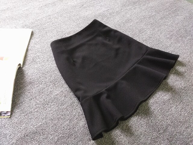 Spring and summer new lotus leaf skirt Black high waist skirt fishtail skirt shows thin zipper bag hip skirt A -line female