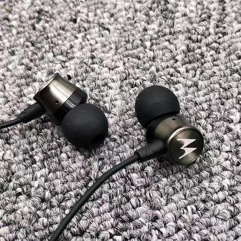 Overseas foreign goods new big-name into the ear with wheat call headphones U.S. standard bass mammoth hifi sound effects