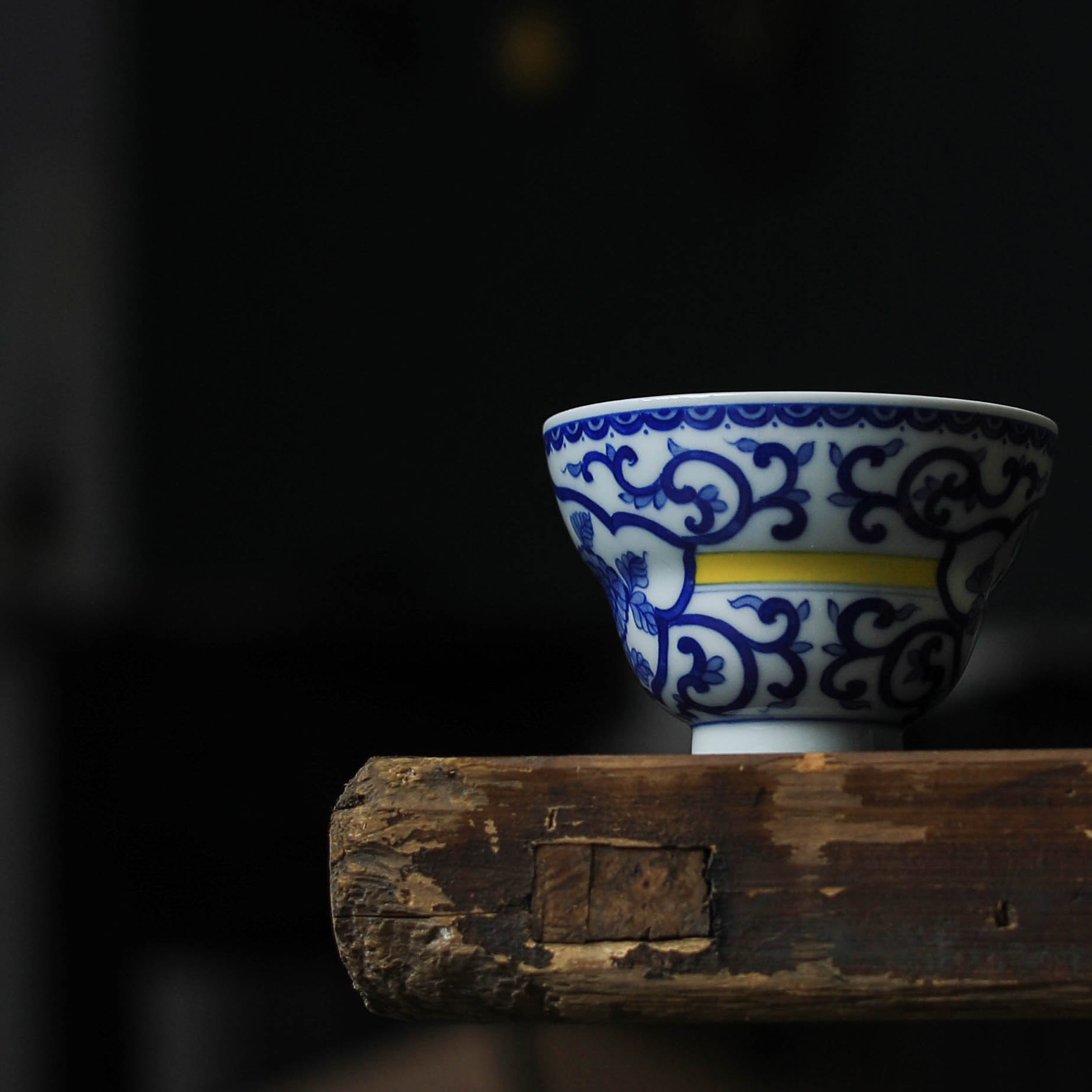 Single Qing Qing Qinghua tangled branches of life chrysanthemum colorful folding waist cup ceramic Jingdezhen hand-made single master cup womens cup