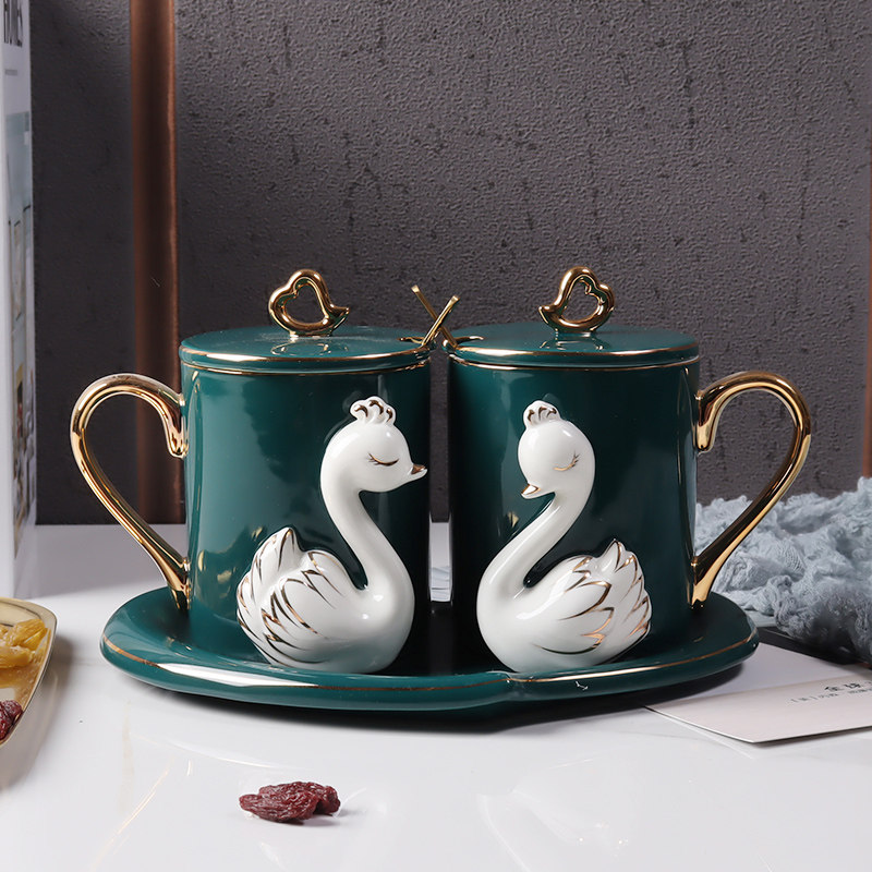 Valentines Day gift couple ceramic to cup creative personality mash cup with a cover spoon a pair of cute card ventilation