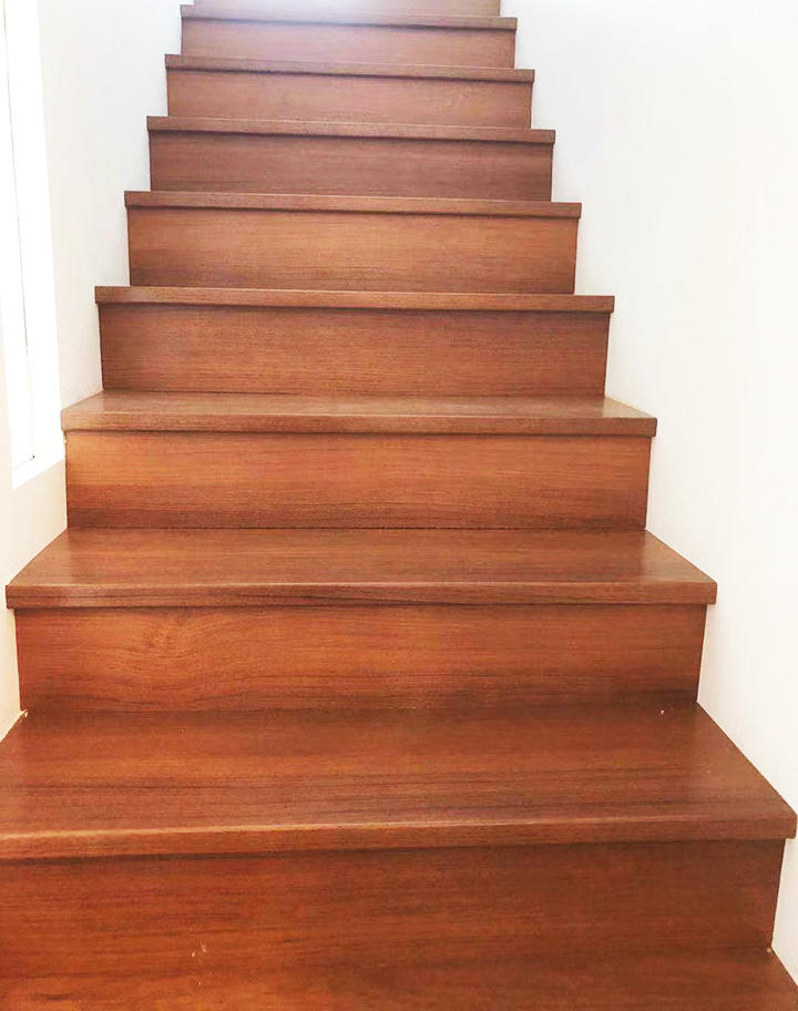 多层实木复合楼梯踏步板定制阁楼复式别墅水泥钢架基层直粘免龙骨