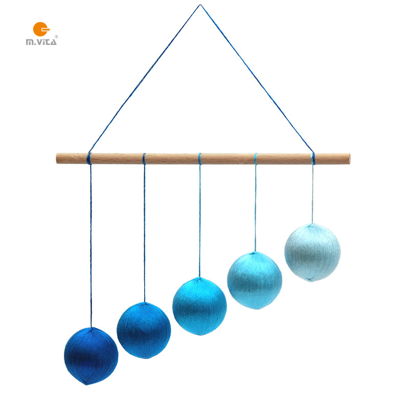 Montessori Montessori newborn visual pendant New products gradually layered ball pendant silk wire