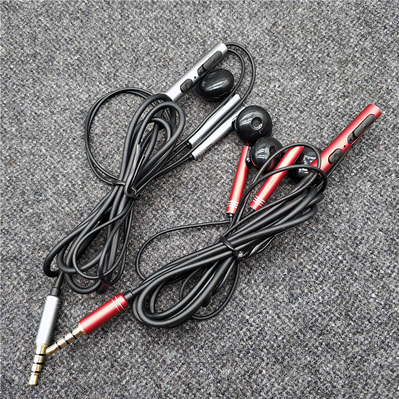 Metal semi-in ear design Private custom-made headphones Sliding tuning with wheat call headphones