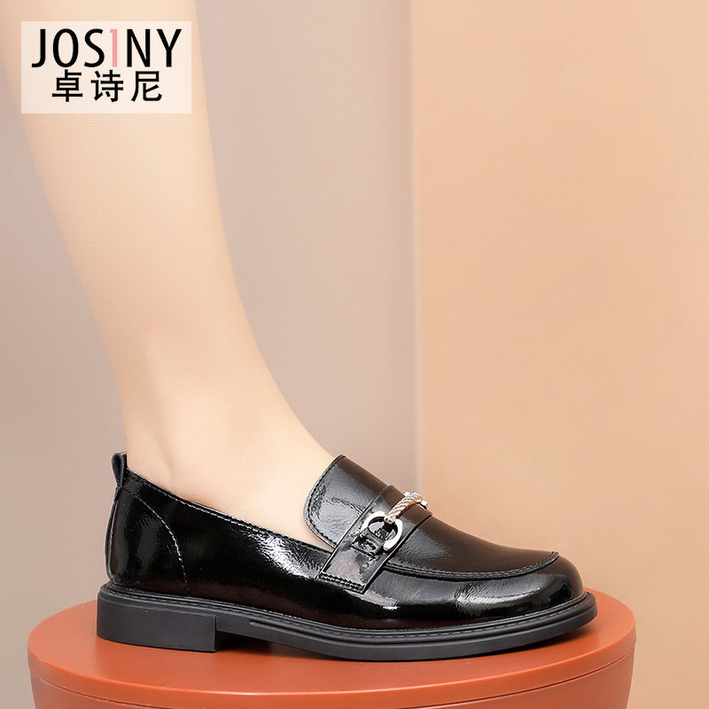 Zhuo Shini 2021 spring new Carrefour shoes womens flat shoes a foot a hundred casual deep-mouthed paint leather single shoes