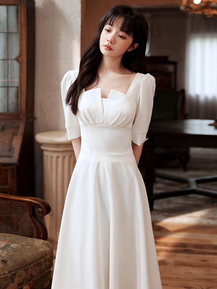 白色晚礼服平时可穿高端轻奢小众领证登记订婚连衣裙小个子伴娘服