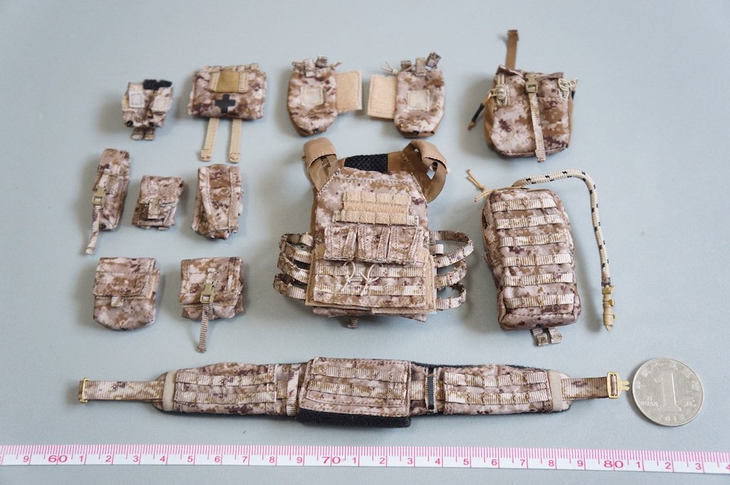 DAMTOYS DAM 1:6 RATIO 78065 U.S. SEAL NSWDG AOR1 CHEST BAG COMPLETE