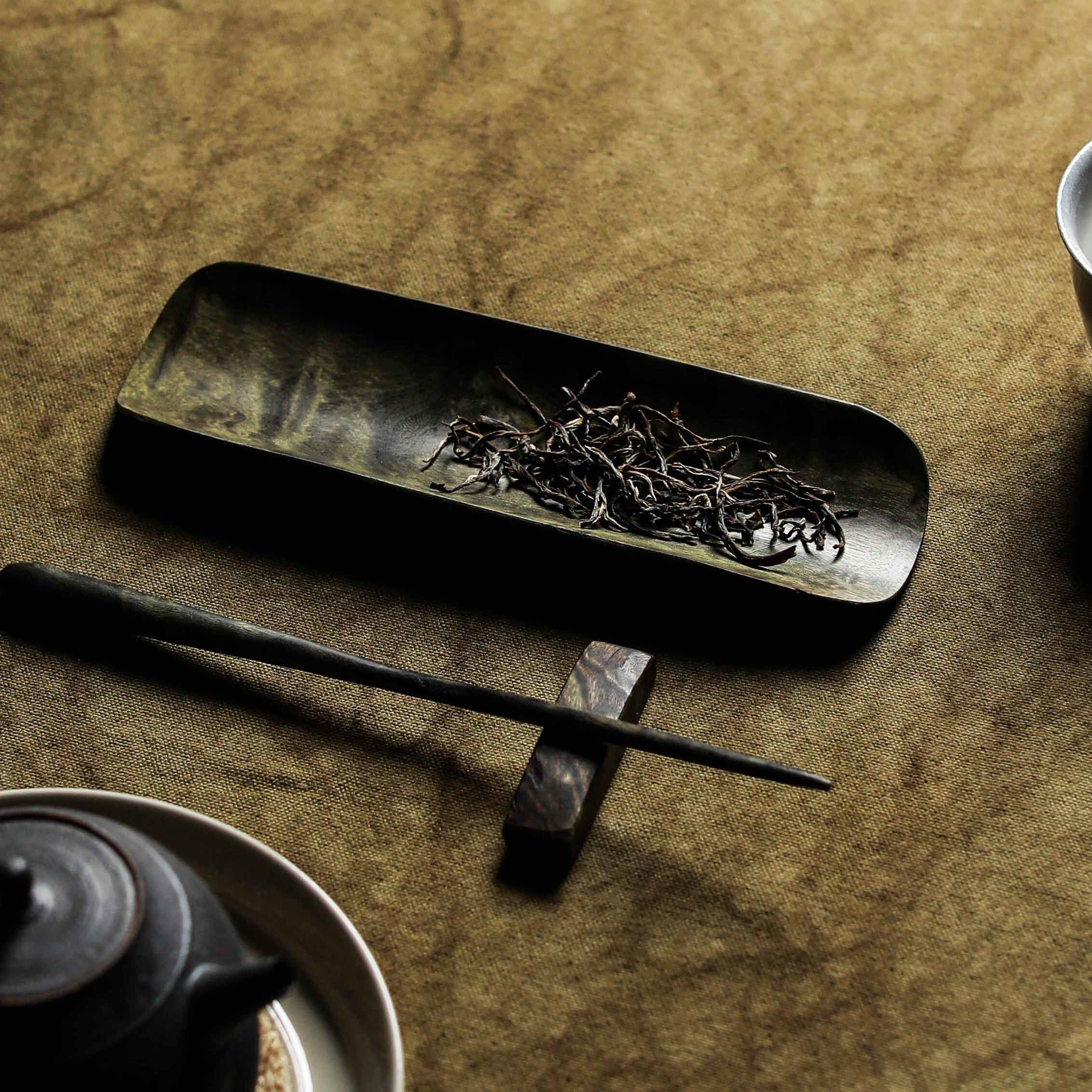 Single Qing Jinsan wood tea is a three-piece set of handmade tea needle tea box tea shovel tea shovel tea-load kung fu tea ceremony accessories