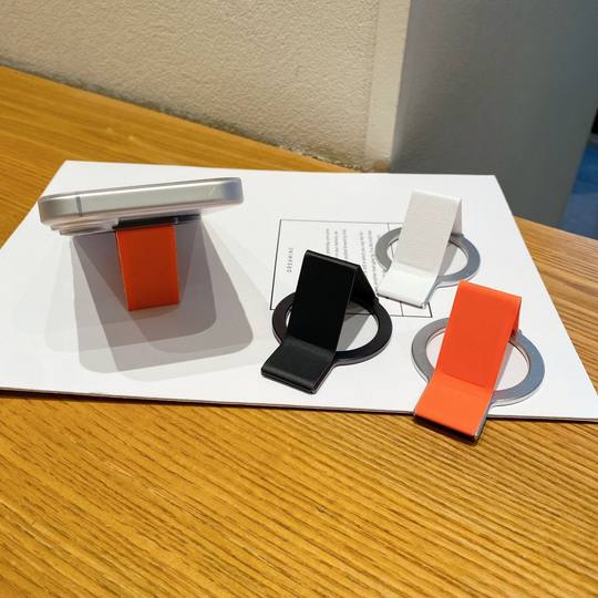 Cross-border Desktop Aluminum Alloy Folding Magnetic Bracket for Xiaomi Apple Samsung Mobile Phone Universal Leather Bracket