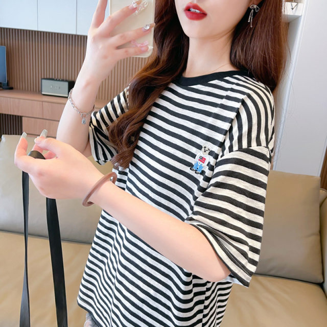 
Large size fat mm300Jin [Jin equals 0.5 kg] Blue striped round neck short-sleeved T-shirt for women in summer Korean style loose fashionable top trendy