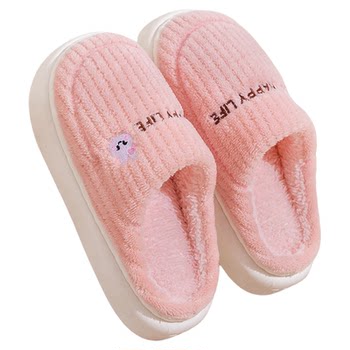 Suede thick-soled warm slippers have been purchased more than 25,000 times