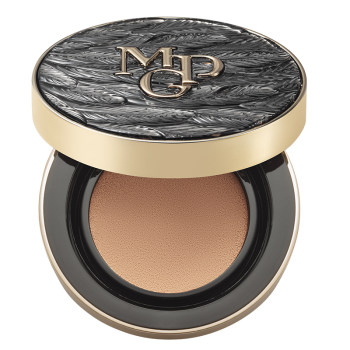 
Mao Geping black and white winged large oily skin air cushion liquid foundation
