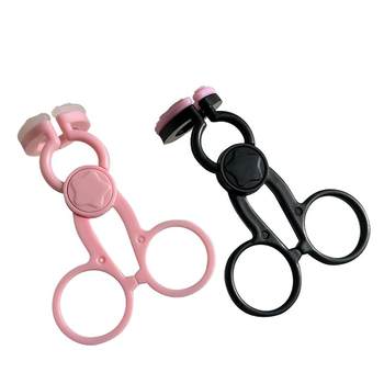 Newbie wear contact lens wearer to support eyelids