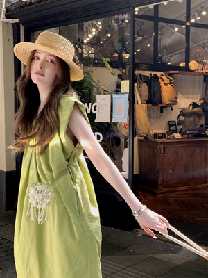 taobao agent Design summer dress, round neckline