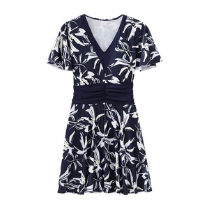 
Mom swimsuits for women who cover their belly and look slimming and conservative in conjunction with middle-aged and elderly people taking hot springs for 2025 new large-size swimsuits