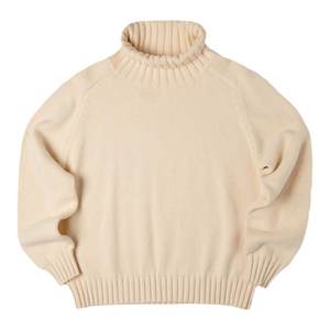 Madden American white high -necked warm sweater retro and thick inside with lazy base knitted sweater autumn and winter women
