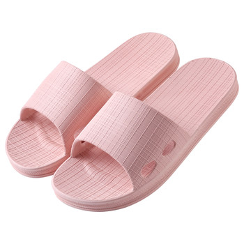 
Thick-soled non-slip home slippers have over 20,000 repeat customers