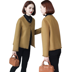 2023 autumn and winter new woolen woolen coat coffee color wool coat women's small fashion Korean version of the long and long sides
