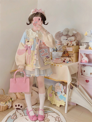 taobao agent Genuine dream doll, retro doll house, patch, cute sweater, jacket