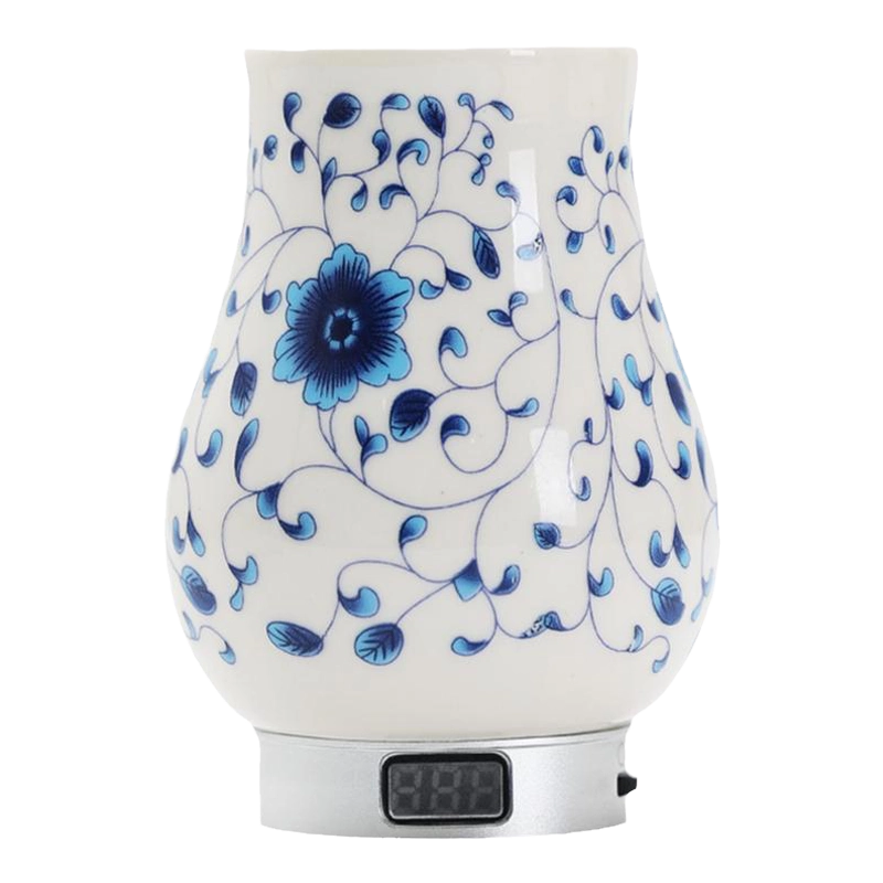 中国青花沈香花瓶