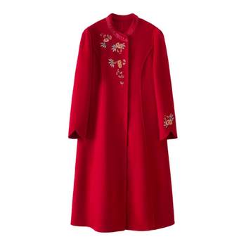 
Grandma Xi’s new red cashmere coat wedding outfit