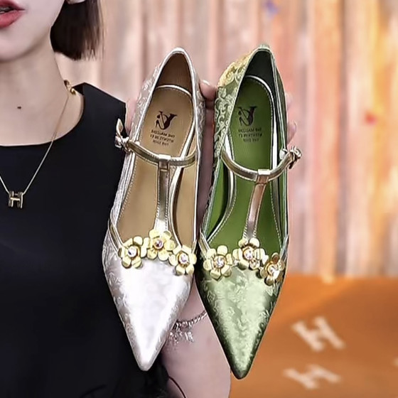 Fanjia 골드 라벨 봄 지적 발가락 기질 빛 럭셔리 녹색 국가 스타일 하이힐 여성을위한 새로운 중국 스타일 신발