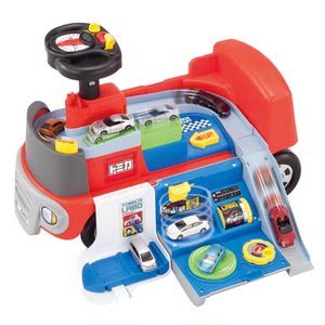 Japan IDES Domi Card Twisted Car Children Swating and Slipper 1 year old baby toy car can take a boy boy