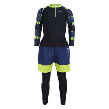 
Boys who split up and check sunscreen swimsuits