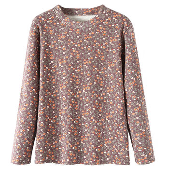 Elderly people in autumn and winter with velvet warm T -shirt tops
