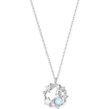 Little Prince of Katyro and Rose Necklace Girl
