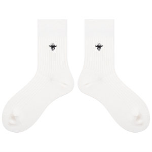 
Socks that will pill, Autumn internet celebrity embroidered Little Bee mid-calf socks for women, Korean version of ins trendy double-needle socks