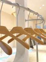 Мошеннические вешалки и магазин одежды Специальная корейская женская одежда APM Антислопа с твердым деревом висят деревянные брюки для одежды и индивидуальные