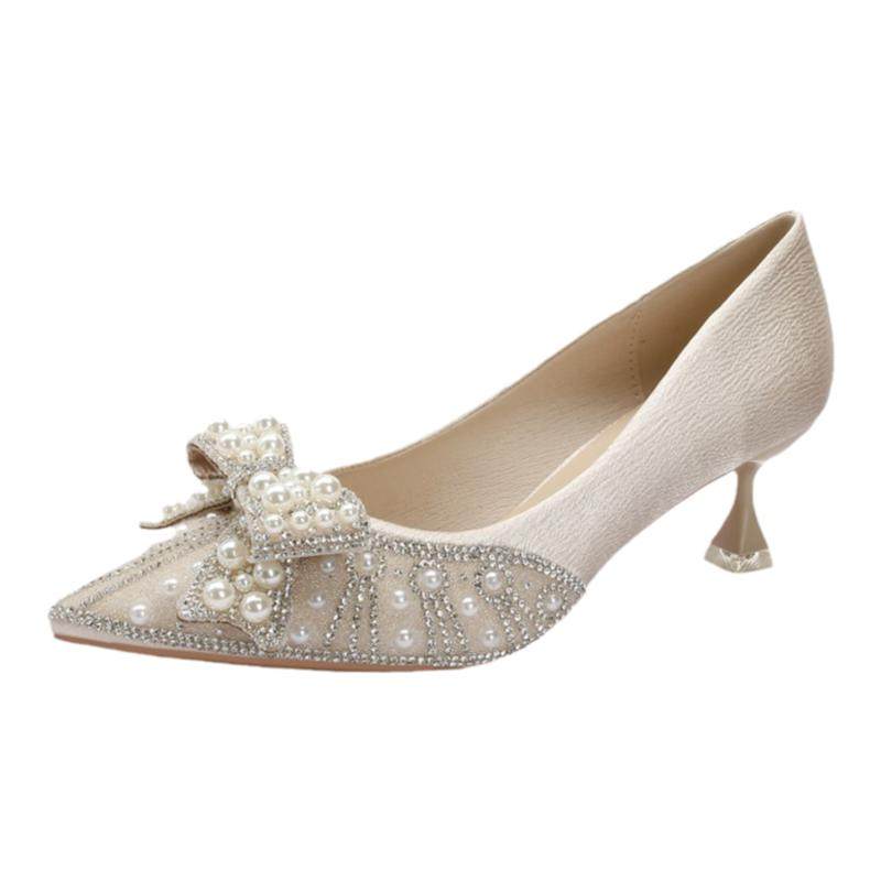 Zapatos de boda de satén con punta fina y lazo de pedrería Tacón
