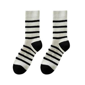 黑色袜子女士中筒袜秋冬季2026新款纯棉运动条纹堆堆长袜配鲨鱼裤