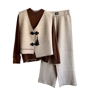 
Middle-aged and elderly women's fashionable vest sweater set