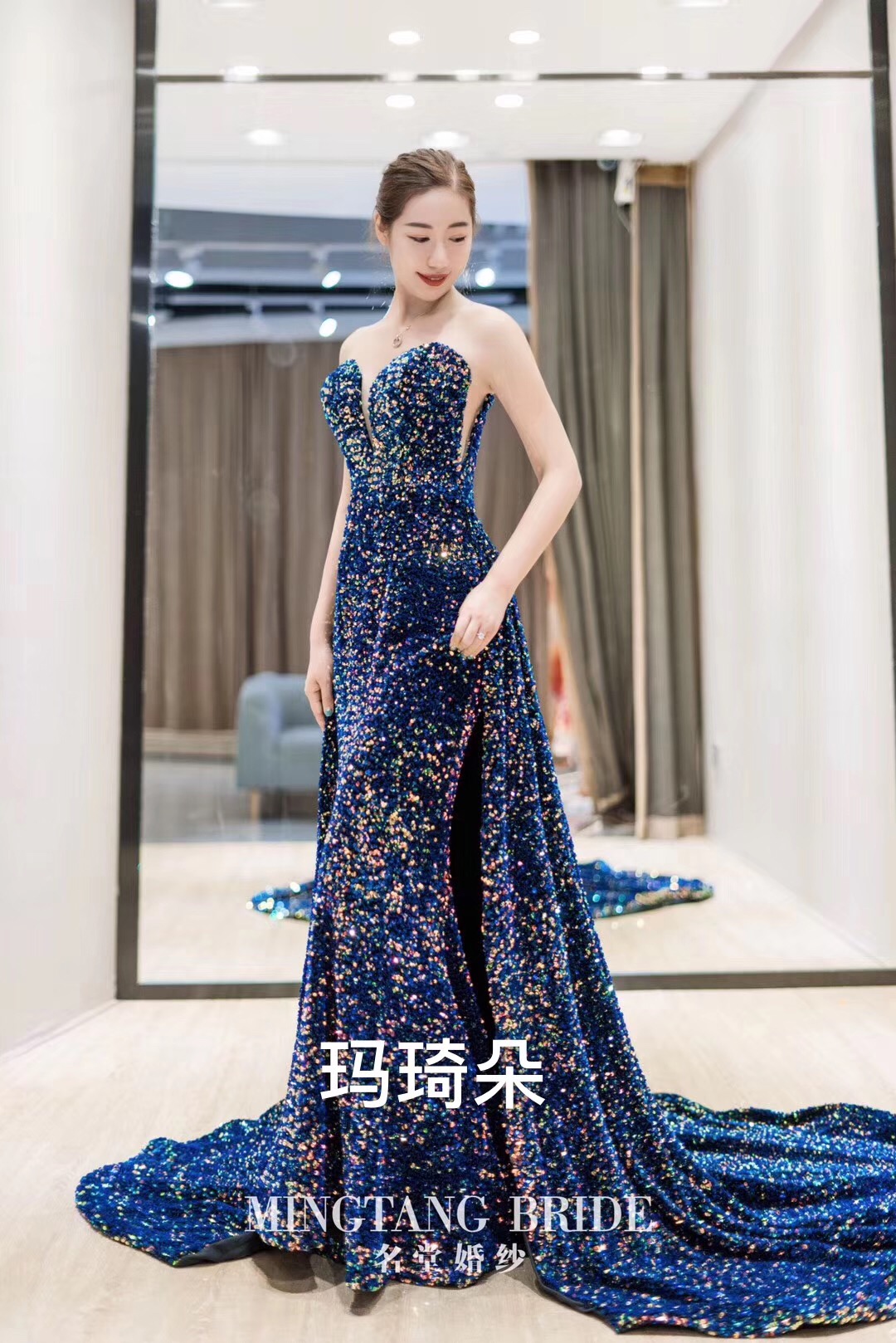 Rental dark blue evening dress female high -end heavy workmanship temperament annual host's birthday party banquet governor is thin