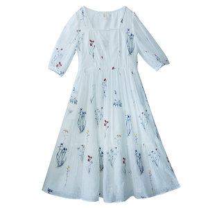 
50% off [Rain Flower Slow] Embroidered Dress for Women in Summer 2025 New Square Collar White Long Skirt High Waist Slim Skirt