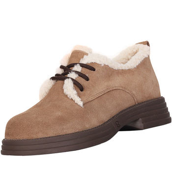 The shoes are in stock and will be sent out as soon as possible after taking the photo.