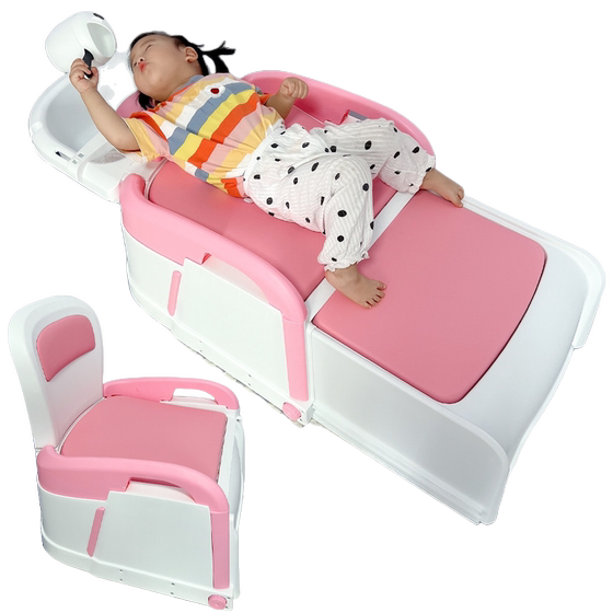Adult pregnant woman confinement children, children, lying down, shampooing lounge chairs, folding artifacts, family adults